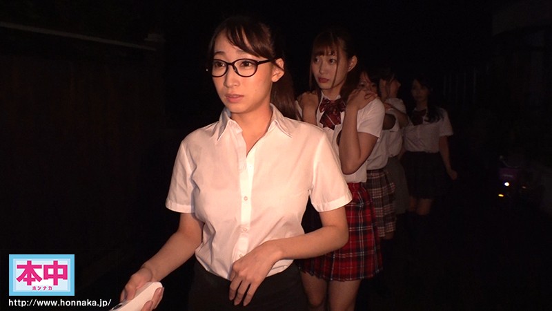 波多野結衣の絶叫中出し!美少女12人制服パンチラ×尻フェチ炸裂の林間学校デジモ - 画像2