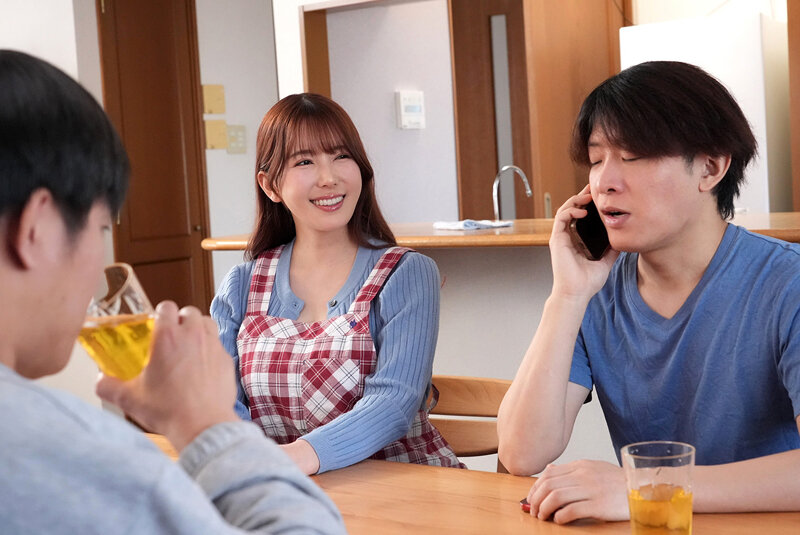 全日本ねとられ大賞 上京した甥っ子が立派なデカチンをぶら下げていて叔父としてオスとして立場が無いばかりか真面目な妻が極太巨根を見てメスの表情を見せ始めた…的な話です 波多野結衣 サンプル画像2