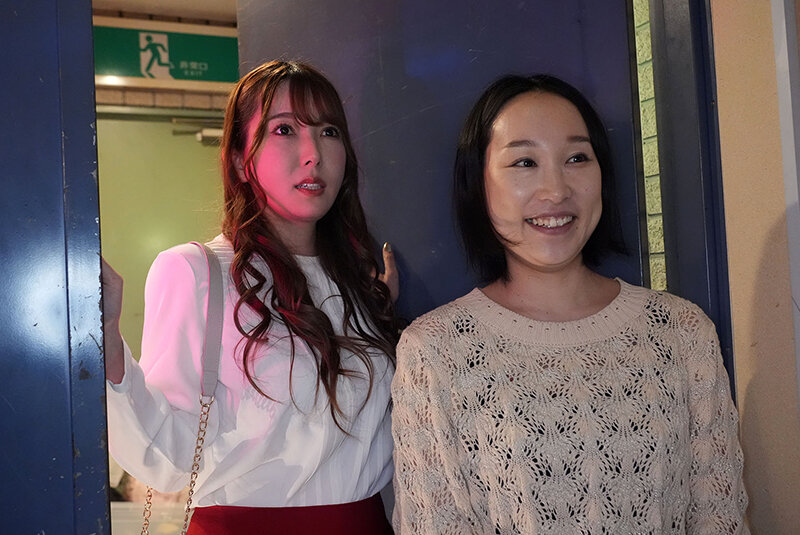 マッスルバーでマッチョな男達の筋肉にうっとりジュンワリお股を湿らせねとられた妻 波多野結衣 サンプル画像2