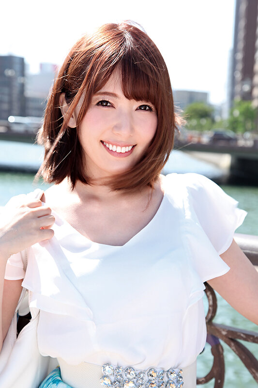 S級美熟女ベスト 波多野結衣 4時間 スレンダー巨乳マドンナ3 サンプル画像3